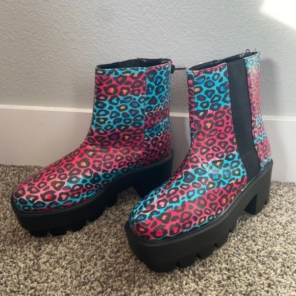 Bumper Unisex Faux Leather Cheetah Print Rave Platform Boots NEW Size 7.5 - Picture 2 of 15